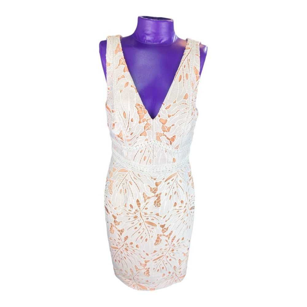 Maeve Elegant White Orange Peach Floral Lace Overlay semi formal Dress Damage 6
